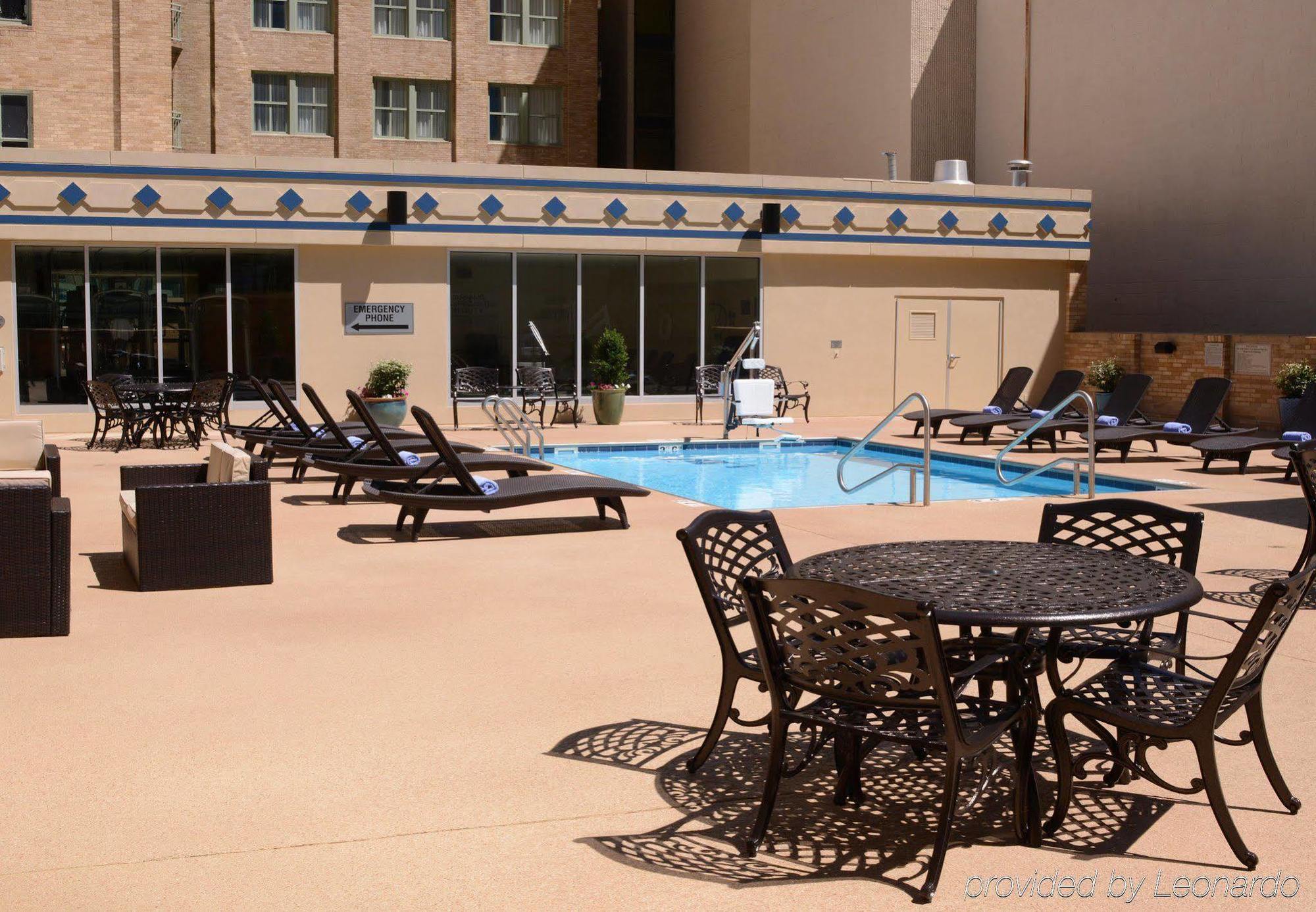 Courtyard Downtown/blackstone
